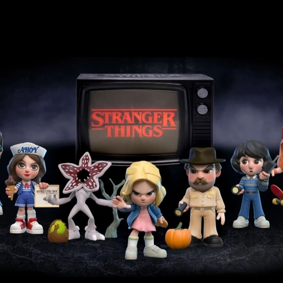 Stranger Things Capsule Steve - Picture 2 of 3
